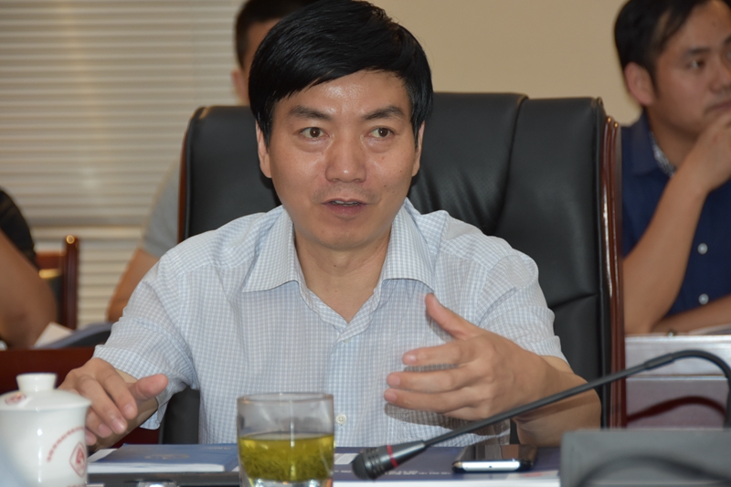 西工区常务副区长冯宏超就综保区整体规划提出建议.jpg