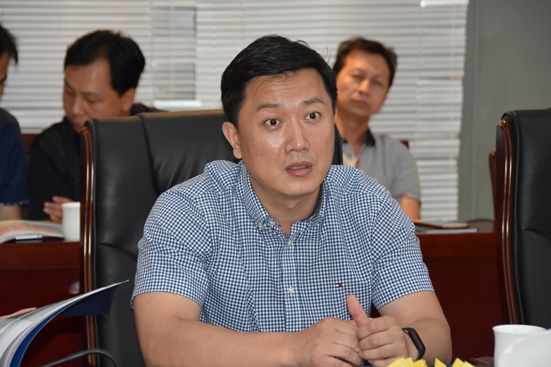 西工区副区长高辉就综保区周围配套设施提出建议.jpg