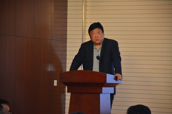 1、总经理曹红普亲自主持法律讲座做重要讲话.jpg